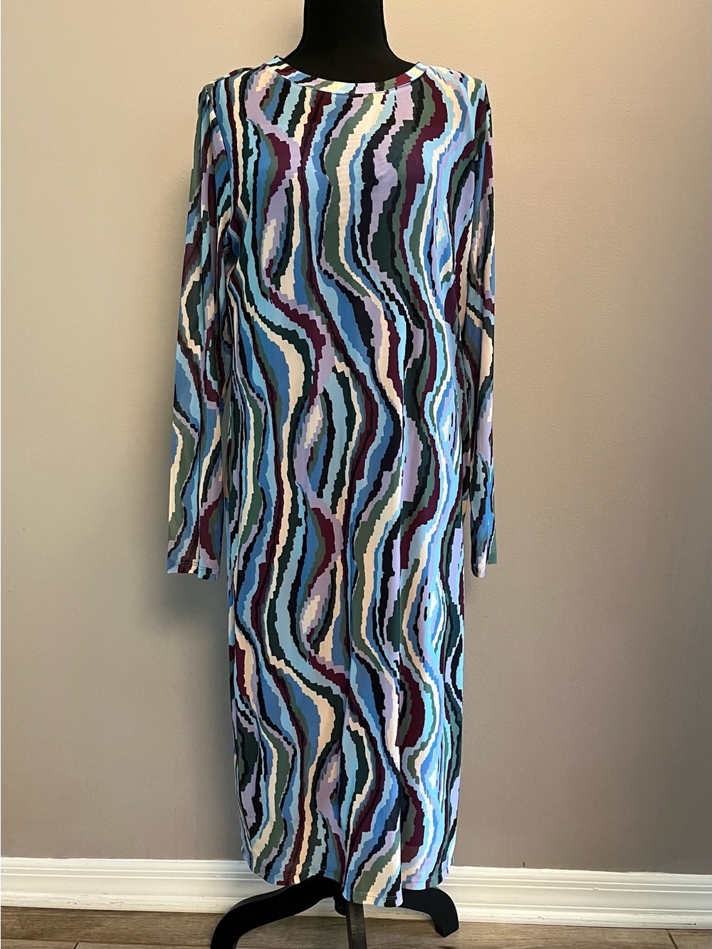 Eloquii Multicolor Wave-Print Long Sleeve Maxi Dress in Blues/Purples,  Size 16